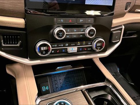 Used 2024 Ford Expedition Max Limited image 28