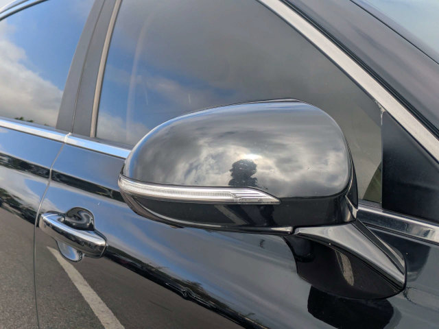 Used 2017 Genesis G90 3.3T Premium RWD image 10