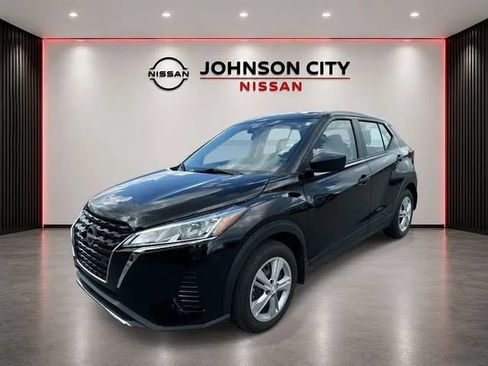 Used 2025 Nissan Kicks Play S FWD image 9