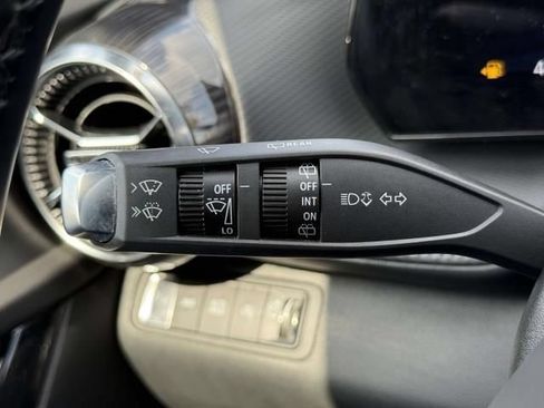 Used 2025 Chevrolet Equinox LT w/ Safety and Technology Package AWD/4WD image 18