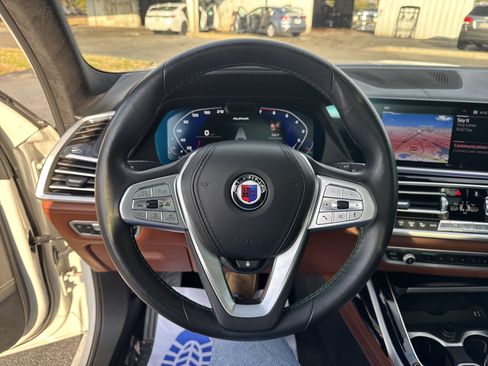 Used 2022 BMW ALPINA XB7 AWD/4WD image 17