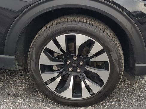 Used 2025 Ford Explorer Platinum w/ LUX Leather Package image 11