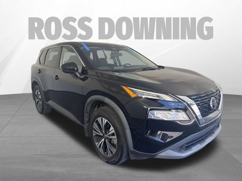 Used 2021 Nissan Rogue SV image 3