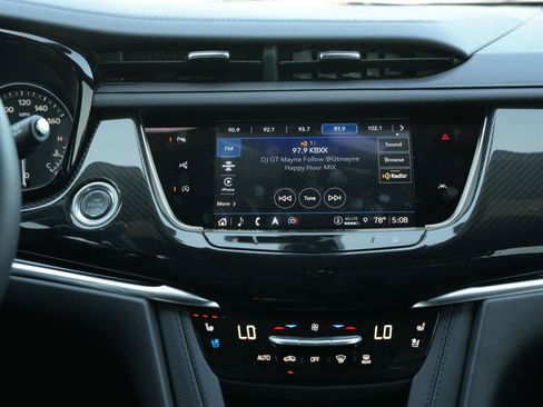 Certified 2025 Cadillac XT6 Sport w/ Technology Package AWD/4WD image 14