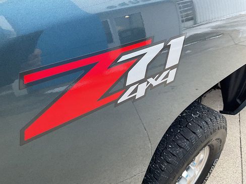 Used 2009 Chevrolet Silverado 2500 LT w/ Exterior Plus Package image 11