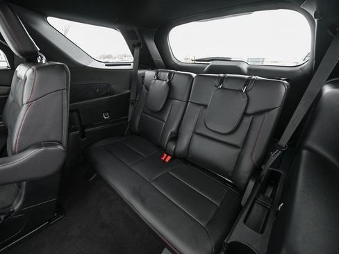 Used 2025 Ford Explorer ST image 24