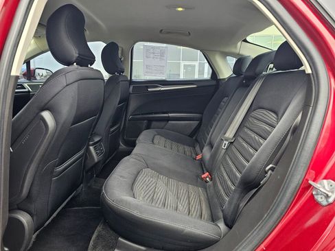 Used 2016 Ford Fusion SE FWD image 13