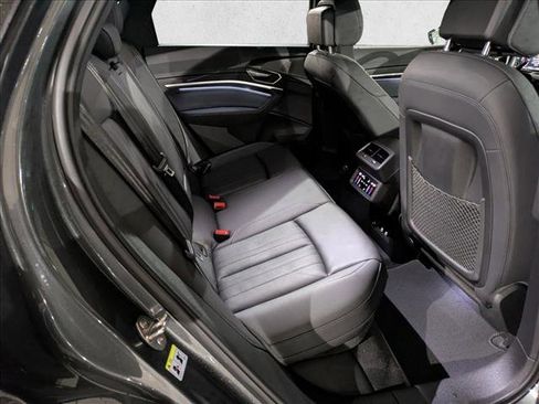 Used 2024 Audi Q8 e-tron Premium Plus image 20