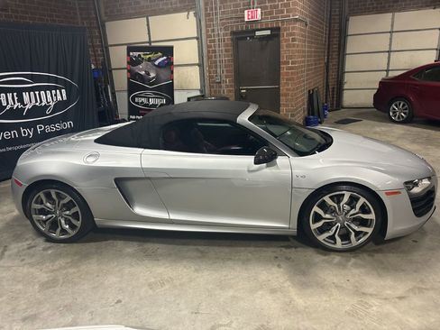 Used 2011 Audi R8 V10 image 14