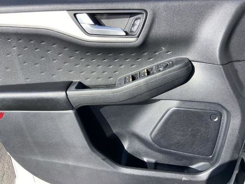 Used 2020 Ford Escape SE Sport image 18