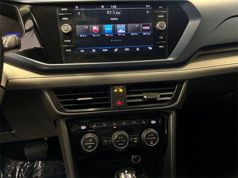 Certified 2024 Volkswagen Taos SE image 24