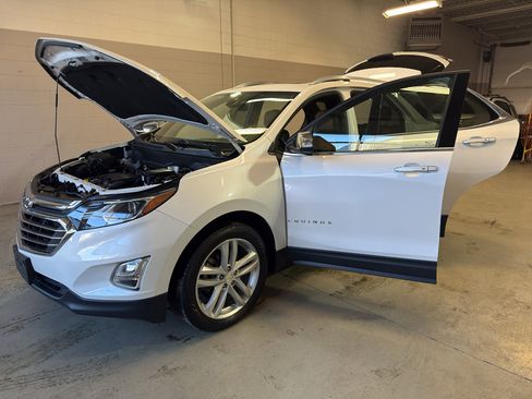 Used 2018 Chevrolet Equinox Premier image 9