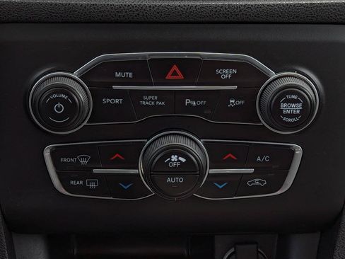 Used 2019 Dodge Charger SXT w/ Cold Weather Package AWD/4WD image 21