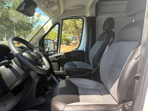 Used 2023 RAM ProMaster 2500 FWD image 12