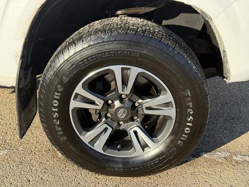 Used 2016 Toyota Tacoma SR5 image 10