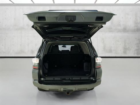 Used 2018 Toyota 4Runner SR5 Premium image 26