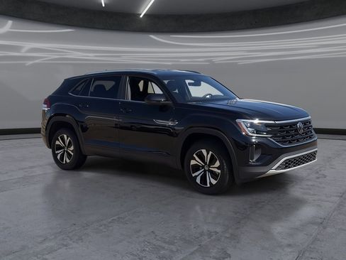 New 2026 Volkswagen Atlas Cross Sport SE image 2