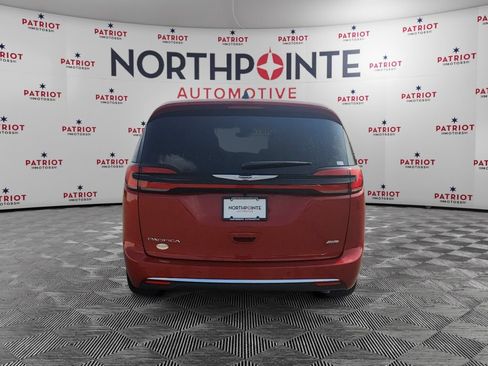 Used 2026 Chrysler Pacifica Select AWD/4WD image 5