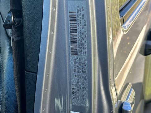 Used 2020 Jeep Gladiator Overland image 29