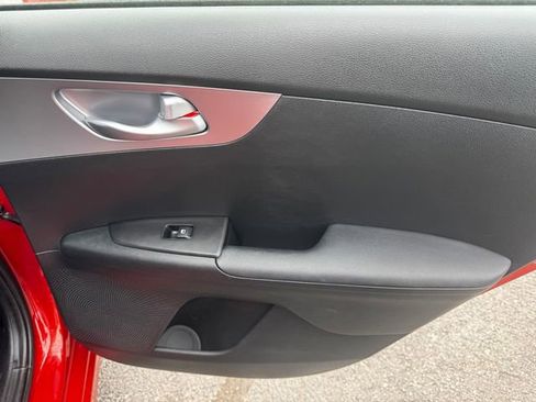 Used 2022 Kia Forte LXS FWD image 15