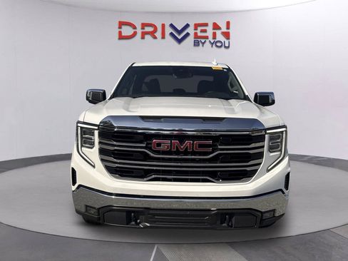 Used 2025 GMC Sierra 1500 SLT RWD image 8