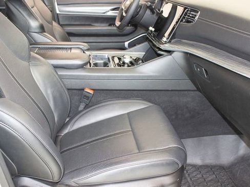 Used 2024 Jeep Wagoneer L Series II w/ Flexible Seating Group image 10