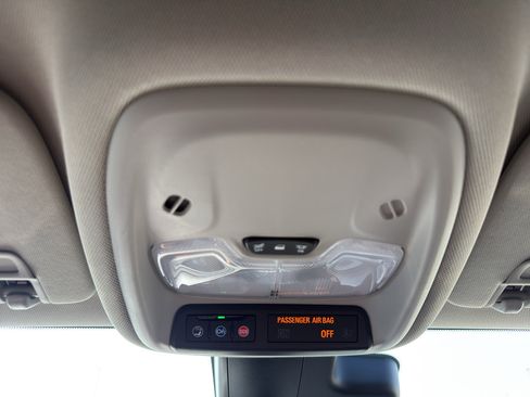 Used 2025 Buick Encore GX Preferred AWD/4WD image 23