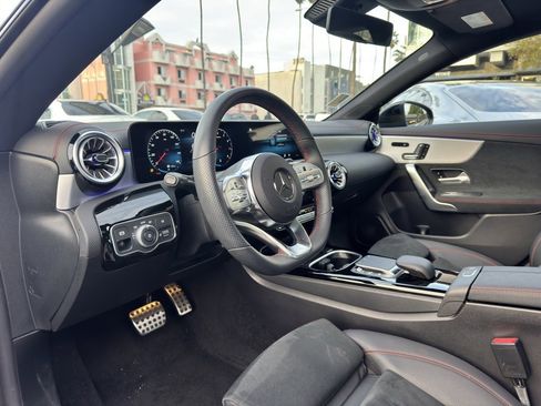 Used 2023 Mercedes-Benz CLA 250 image 19