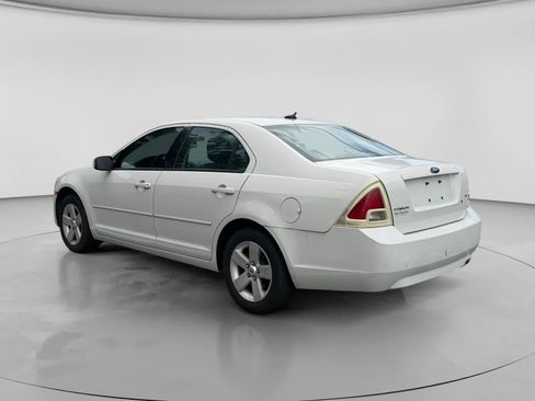 Used 2009 Ford Fusion SE FWD image 3