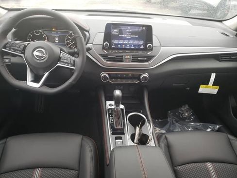 New 2025 Nissan Altima 2.5 SR image 16