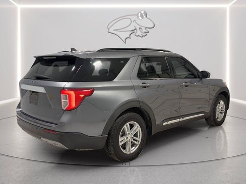 Used 2022 Ford Explorer XLT w/ Equipment Group 202A RWD image 5