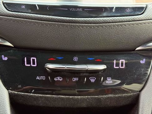 Used 2018 Cadillac XT5 AWD image 28