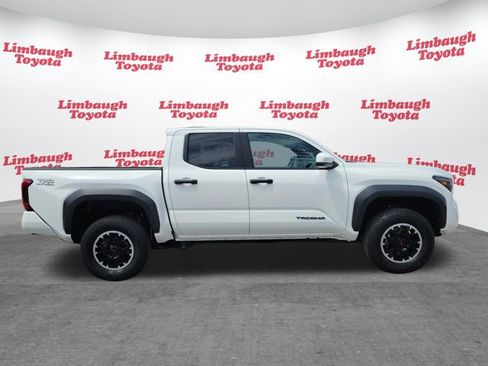 Used 2024 Toyota Tacoma TRD Off-Road AWD/4WD image 21