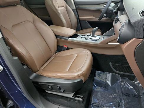 Used 2021 Alfa Romeo Stelvio Ti w/ Nero Edizione image 28