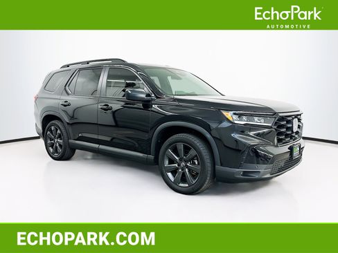 Used 2025 Honda Pilot Sport image 1
