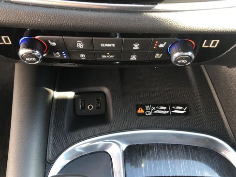 Used 2019 Buick Enclave Avenir w/ Avenir Technology Package AWD/4WD image 37