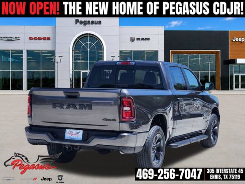 New 2026 RAM 1500 Express AWD/4WD image 5