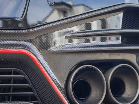 Used 2018 Nissan GT-R NISMO image 16