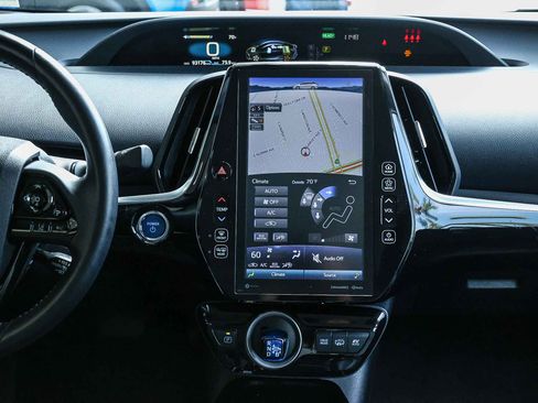 Used 2022 Toyota Prius Prime XLE image 18