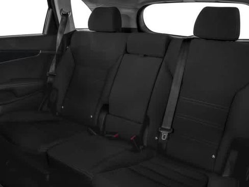 Used 2017 Kia Sorento FWD w/ LX Convenience Package image 16