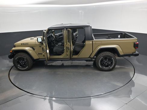 Used 2025 Jeep Gladiator Willys image 17