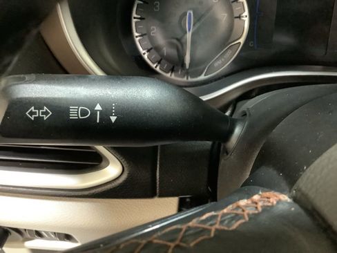 Used 2019 Chrysler Pacifica Touring-L image 30