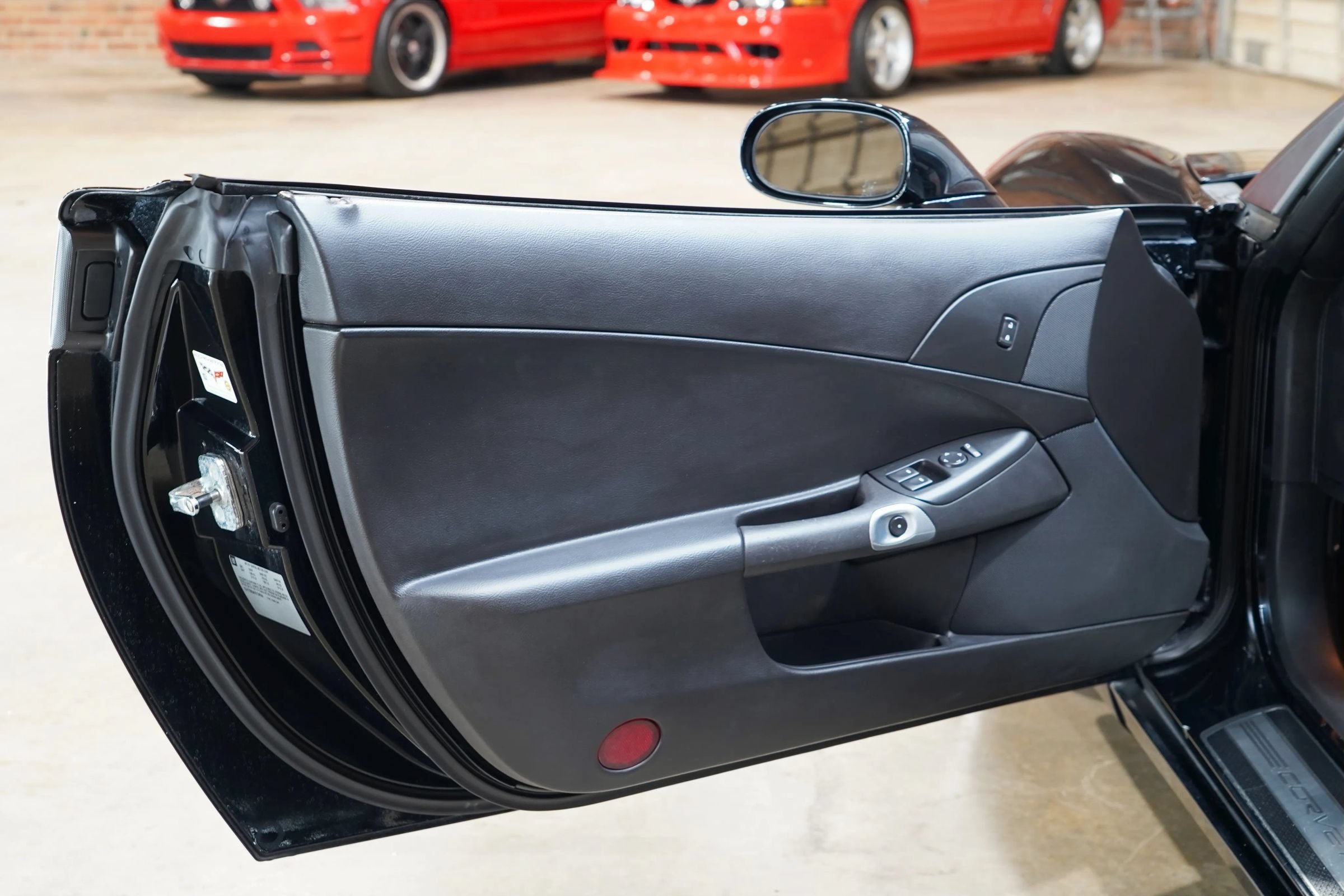 Used 2007 Chevrolet Corvette Coupe w/ Preferred Equipment Group RWD image 37