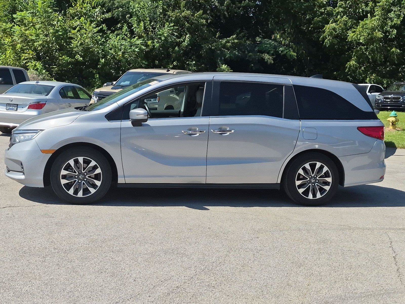 Used 2023 Honda Odyssey EX-L image 2