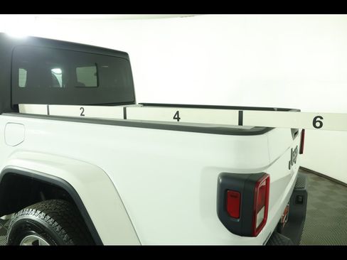 Used 2021 Jeep Gladiator Sport image 11