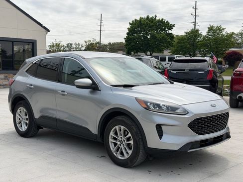 Used 2021 Ford Escape SE w/ Convenience Package AWD/4WD image 4