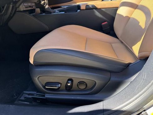 Used 2022 Lexus ES 350 w/ Premium Package image 10
