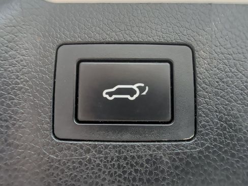 Used 2013 Hyundai Santa Fe Limited w/ Technology Pkg image 24