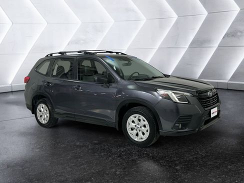 Used 2023 Subaru Forester Base image 1