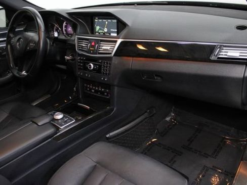 Used 2010 Mercedes-Benz E 550 Sedan w/ Premium 1 Pkg image 29
